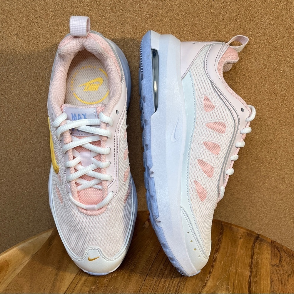 Nike Air max AP W
NWOT - Picture 2 of 9